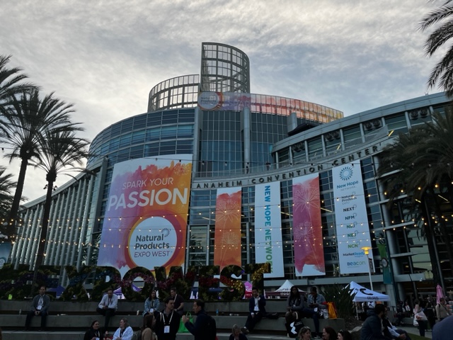 the front of the Anaheim Convention center for Expo West